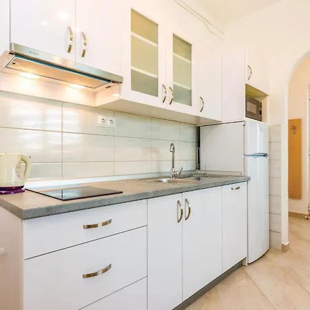 Gorgeous In * Supetarska Draga