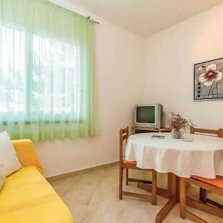 1 Bedroom Awesome In *