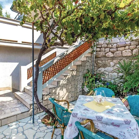 Front In Apartmán *